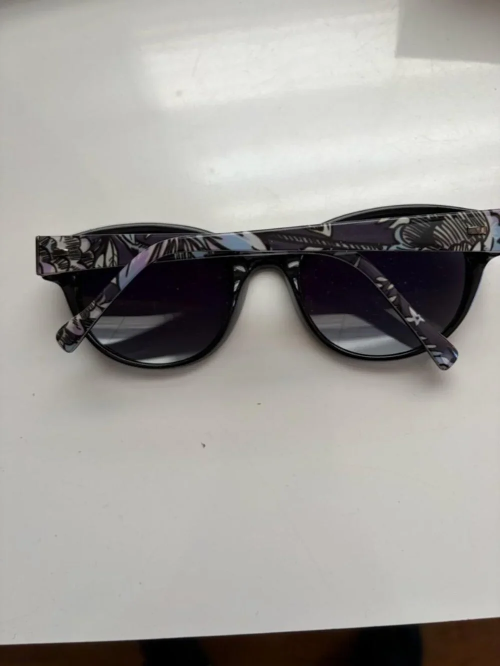 Vera Bradley, 2019  lavender boutique maggie sunglasses 55 mm